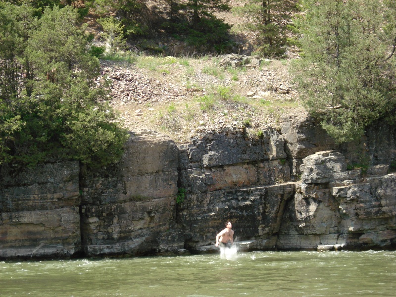 Little cliff jumping