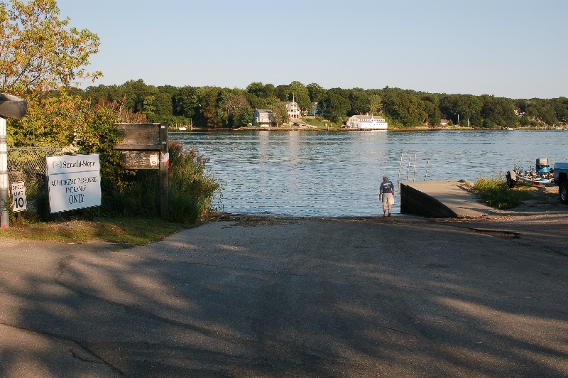 Montville Boat Ramp near Oxoboxo River